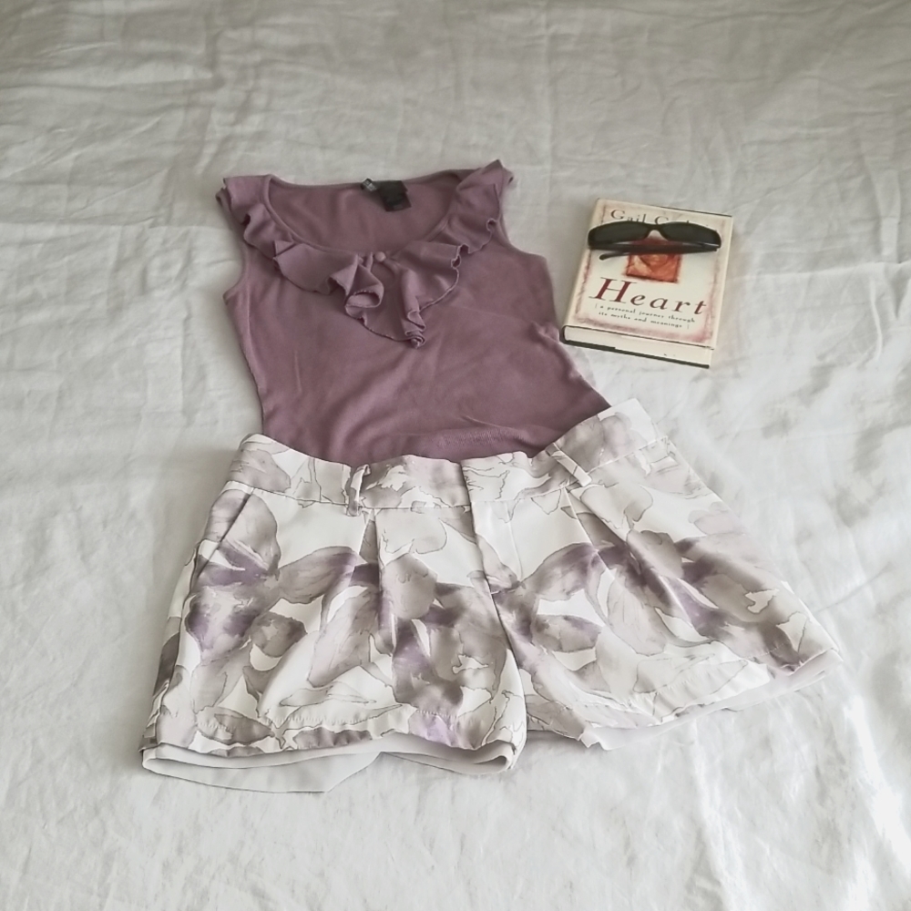 Simply Vera Floral Tan - Purple Dress Shorts